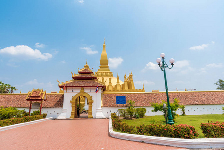 美丽的建筑学在临时那琅勃拉邦寺庙在万象, 老挝