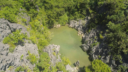 Matukad, 卡拉莫安群岛, Camarines, 菲律宾的山湖热带岛屿