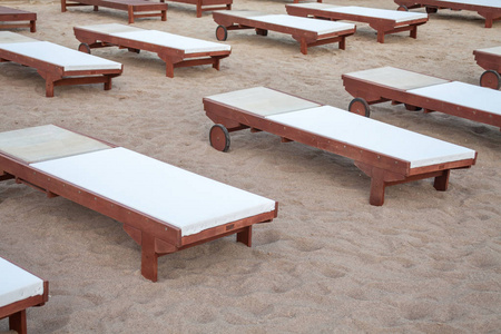 夏日度假：放松沙滩 懒人椅海边