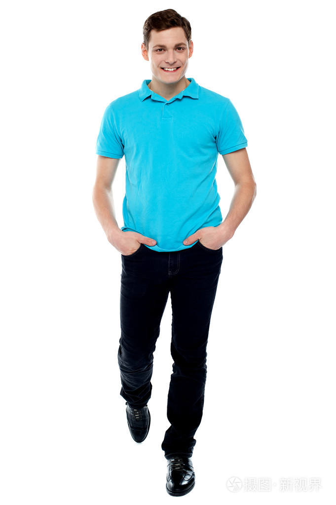 帅的走路姿势.工作室拍摄