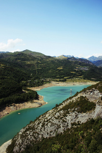 湖山之间