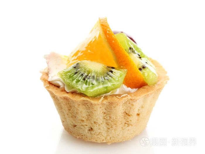 孤立在白色的水果甜蛋糕