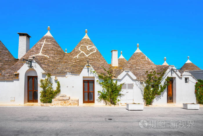 特鲁利阿尔贝罗贝洛典型的住宅街景。意大利, 阿普利亚。欧洲