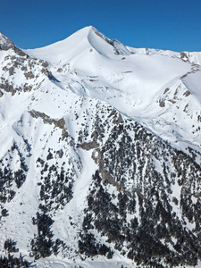 保加利亚 Pirin 山 Kutelo 山顶令人惊叹的冬季景观