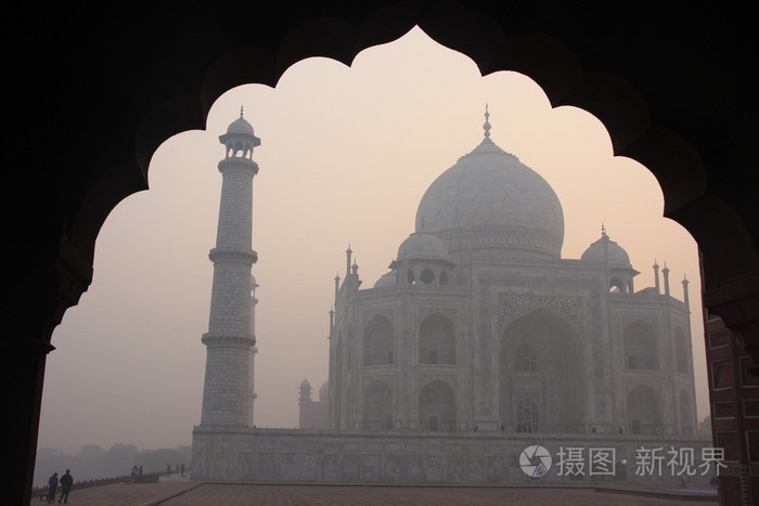 在印度北方邦阿格拉日出泰姬陵
