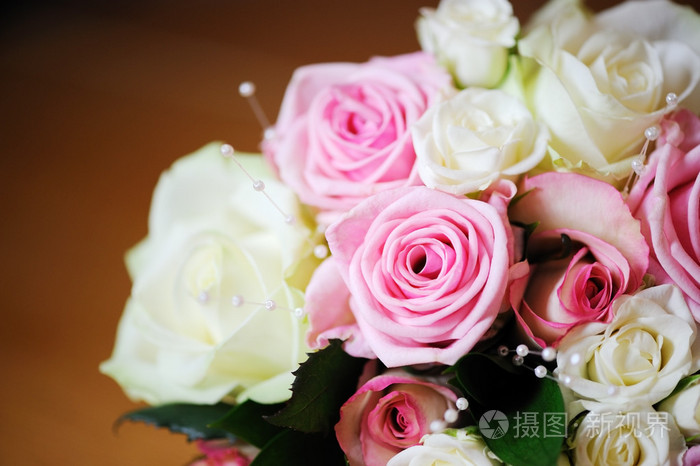 粉红和白色玫瑰