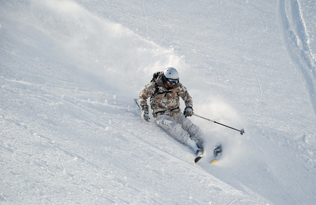 急转弯去滑雪软雪