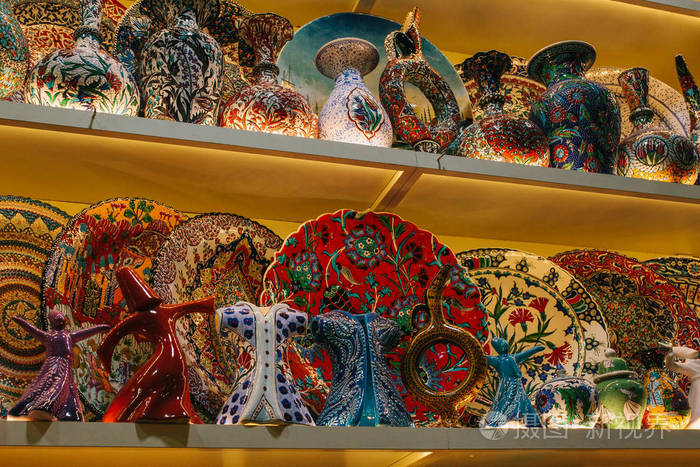 传统土耳其陶瓷上大市集