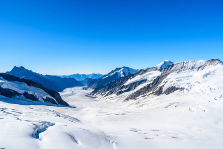 阿莱奇冰川的风景在瑞士的阿尔卑斯, 欧洲