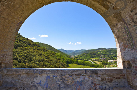 意大利, 翁布里亚, 斯波莱托, 从阿加尔达桥上看到的山谷