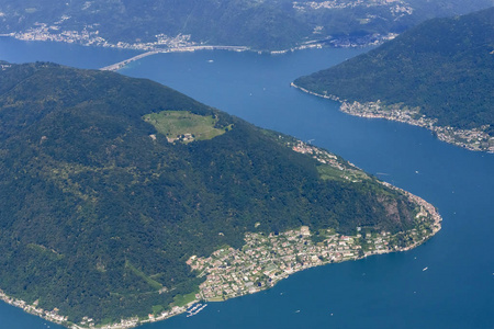 空中拍摄, 从一个小飞机, Morcote 旅游村和卢加诺湖, 拍摄在一个明亮的初夏天, 提契诺, 瑞士