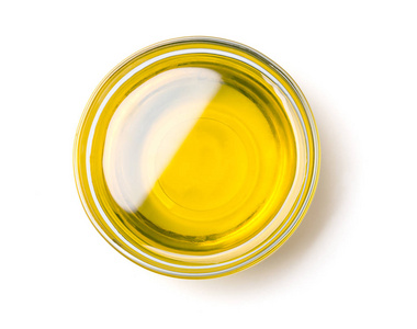 顶视图的橄榄油碗上白色孤立