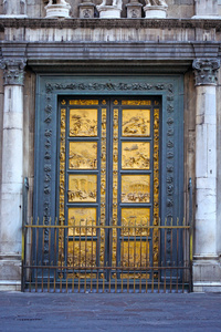  吉贝尔蒂天堂洗礼的青铜门大教堂佛罗伦萨意大利门投在十五世纪