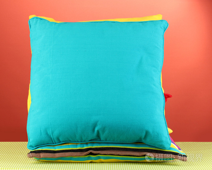 枕头上红色背景