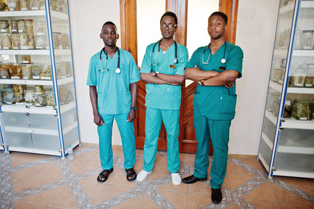 医科大学内的非洲医生组学生图片