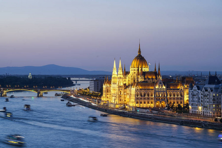 匈牙利布达佩斯日落的议会大厦