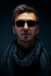 是帅哥,戴着墨镜的肖像照片