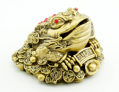 中国风水幸运钱蛙金钱青蛙由玉在白色背景金钱蛙和两块钱大象与蟾蜍在