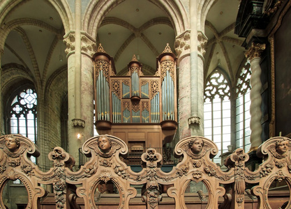 天使和管风琴的教会的圣尼古拉斯  genth 比利时