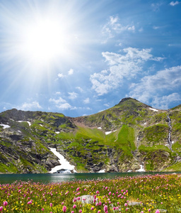 美丽的湖山