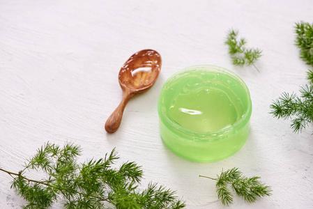 天然绿茶中提取自然草本舒缓凝胶治疗皮肤护理