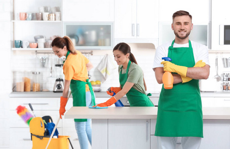 统一清洁厨房专业保洁队