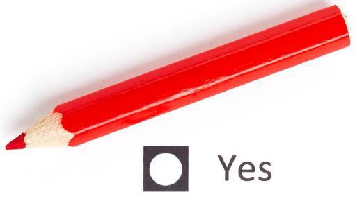 红铅笔选择之间是或否。