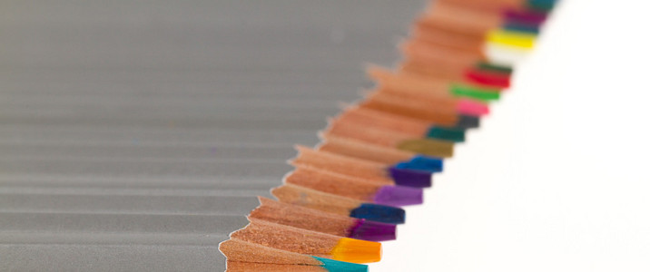 许多不同的颜色铅笔
