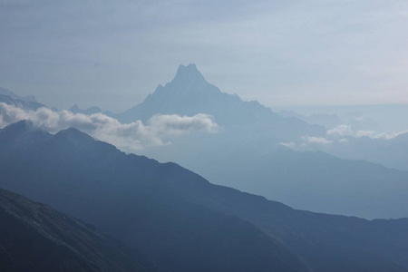 Machapuchare。从 Muldai 观点看, 尼泊尔