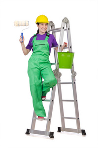 女人工人站在梯子上
