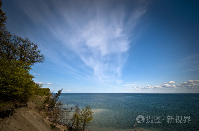 靠近海边的山毛榉森林照片-正版商用图片052gec-摄图新视界