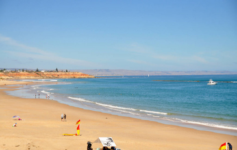 Willunga 港, 阿德莱德, 南澳大利亚海滩逃生, 海岸观到蔚蓝的大海和清澈的蓝天和沙子