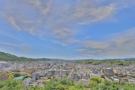 津山城堡景观和夏季时间日本