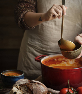 服务番茄汤食品摄影食谱创意图片