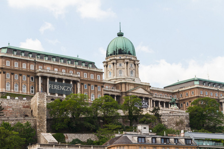 历史悠久的皇家宫殿在布达佩斯图片