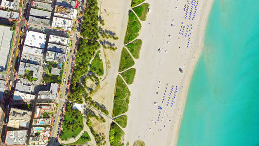 热带清水迈阿密海滩冲浪者鸟瞰图