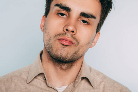 出价蔑视傲慢的蔑视傲慢无礼无礼的人照片