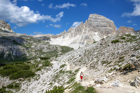 沿步行 Cime di Laveredo 小径, 三最著名的白云岩的山峰, 在塞斯托白云岩, 意大利, 欧洲