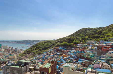 从上面的看法在 Gamcheon 文化村庄和海湾在韩国釜山