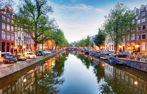 阿姆斯特丹运河 Singel 与典型的荷兰房子, 荷兰, 荷兰
