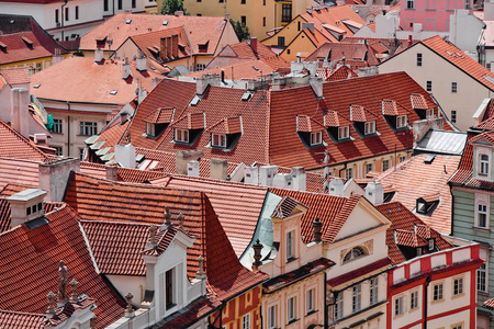 布拉格传统的红色屋顶。布拉格市, 捷克共和国