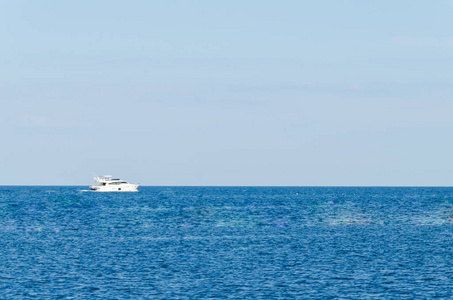 Odesa 海白色游艇海景