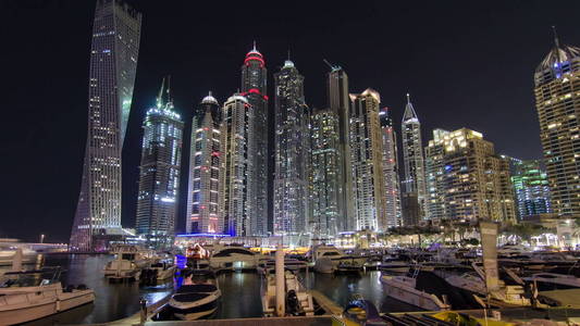 迪拜码头与摩天大楼和船只, 阿拉伯联合酋长国 Timelapse Hyperlapse