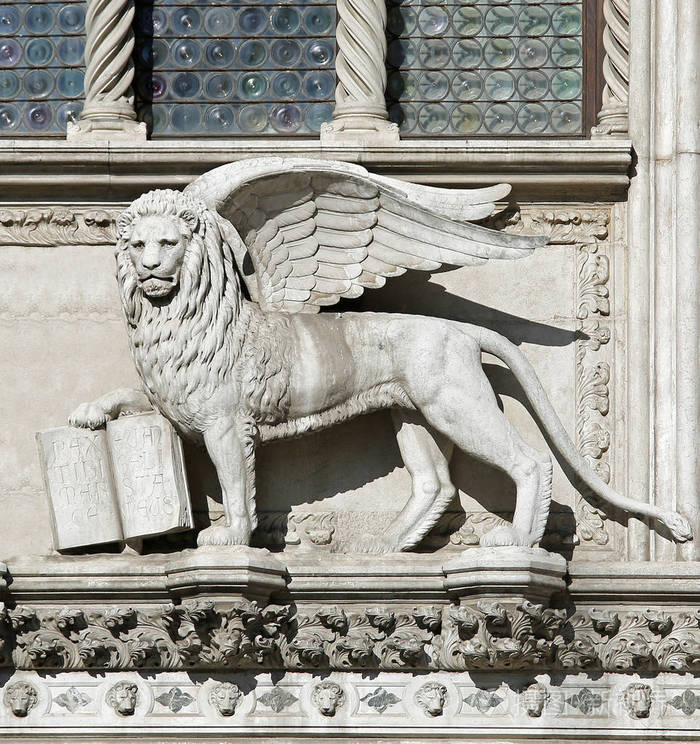 威尼斯大理石柱上的圣马可狮