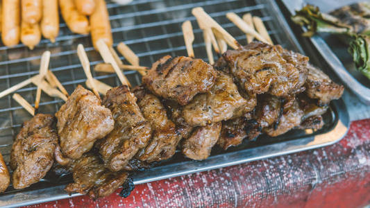 泰国市场特写肉串