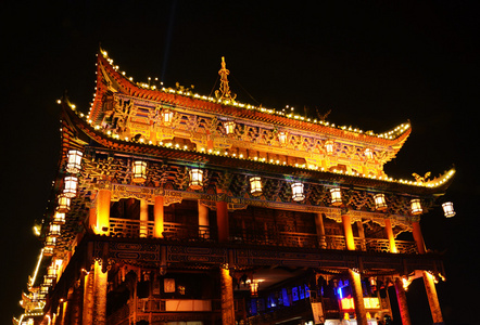 中国古代建筑的夜晚图片