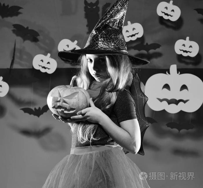 万圣节派对戴黑帽子的小巫婆.万圣节派对理念