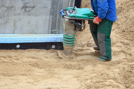 在站点使用压缩工具砂工人