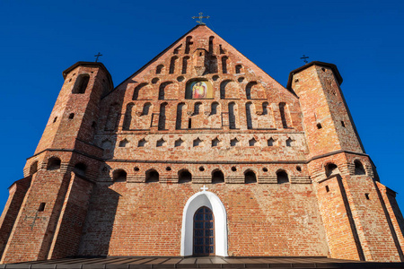 老第十五世纪 st. 迈克尔设防的教会在 Synkovichy, 格罗德诺区域。白俄罗斯