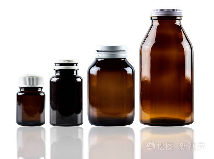 琥珀色玻璃药瓶容器 封闭盖在白色背景下隔离 不同尺寸的耐光丸容器 药品包装照片 正版商用图片0592ql 摄图新视界